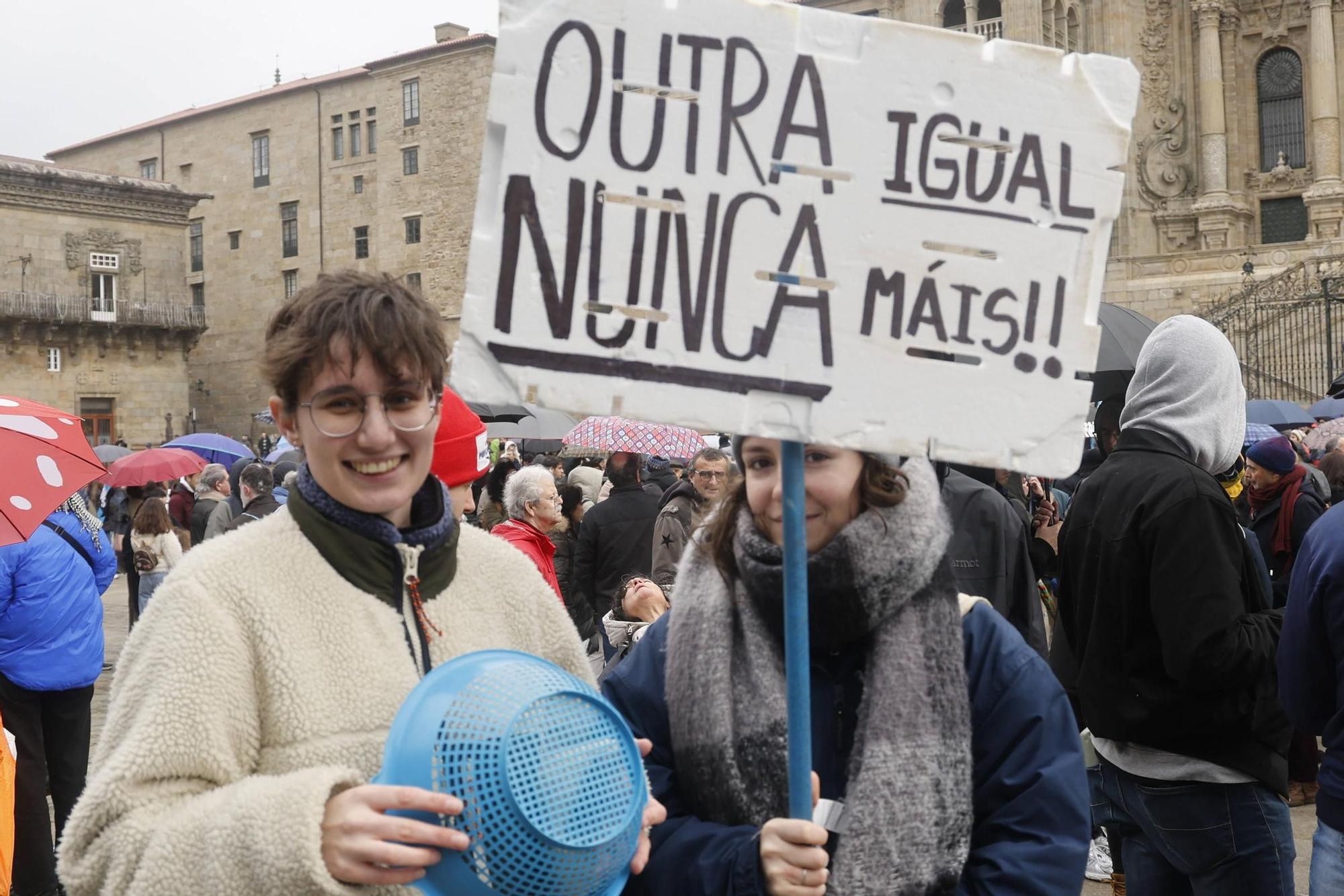Manifestación en Santiago "en defensa do mar" y contra la gestión del vertido de pélets en Galicia
