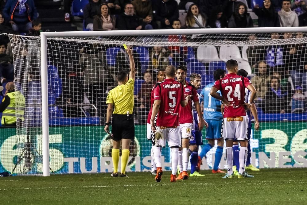 El Dépor cae en Riazor ante el Alavés