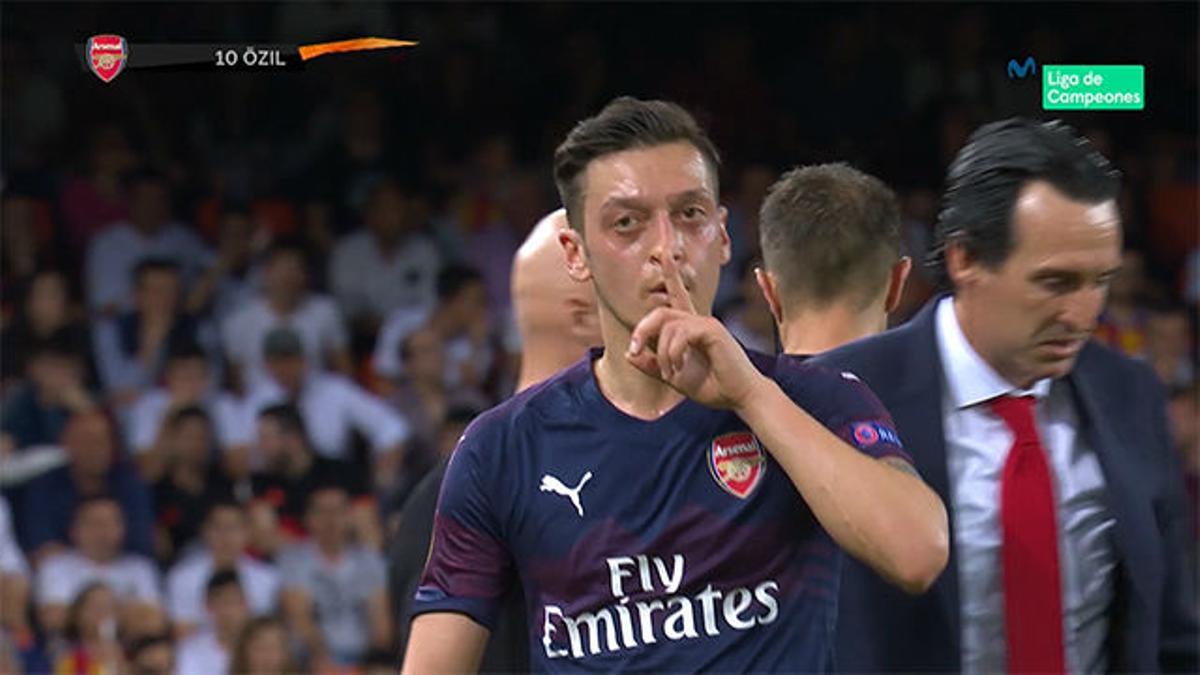 ¡Özil vs Mestalla! Así fue el momento de tensión entre el exmadridista y la afición del Valencia
