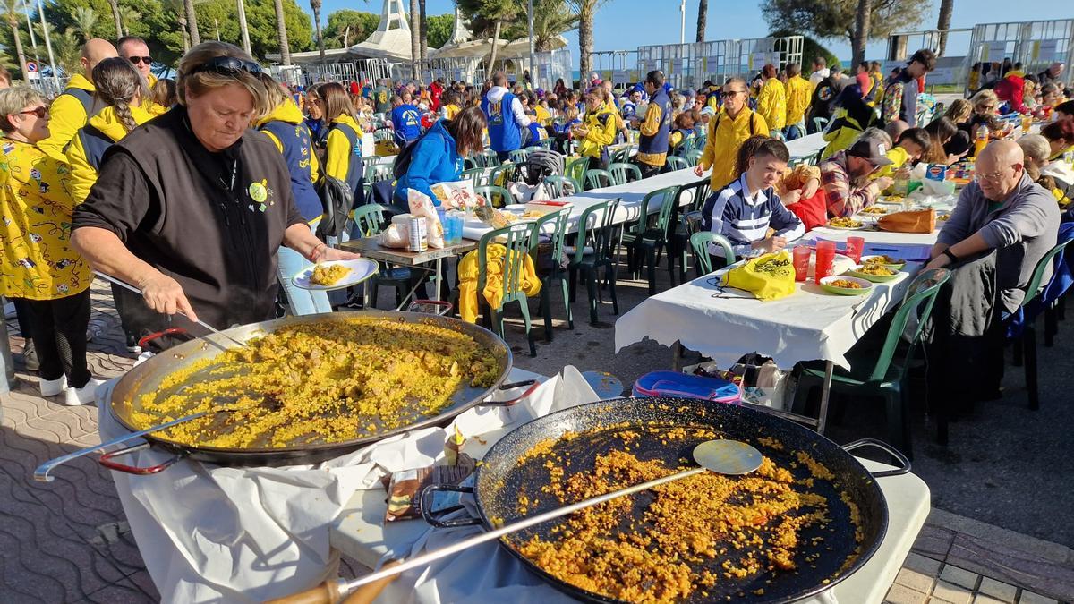 Búscate en las mejores imágenes de las paellas de carnaval en Vinaròs