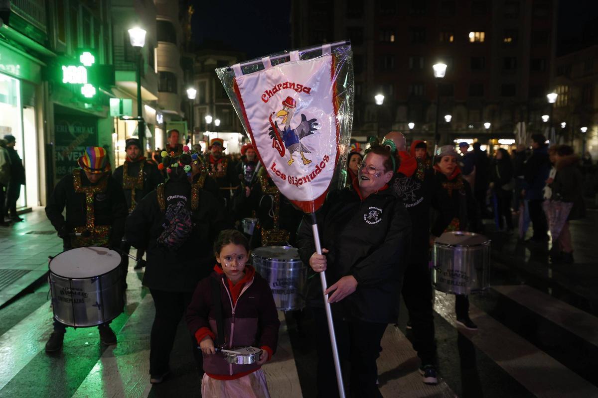 El pasacalles para abrir el Carnaval de Gijón, en imágenes
