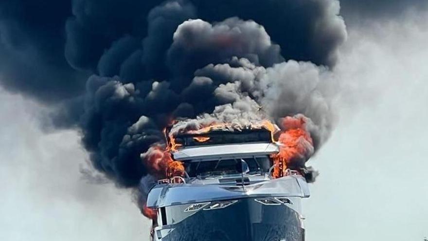 El barco de recreo se quemó el pasado mes de agosto en Cala Saona de Formentera..