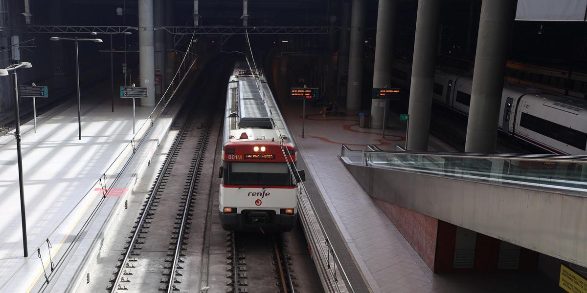 Un tren en la estación de Castellón en una foto de archivo.