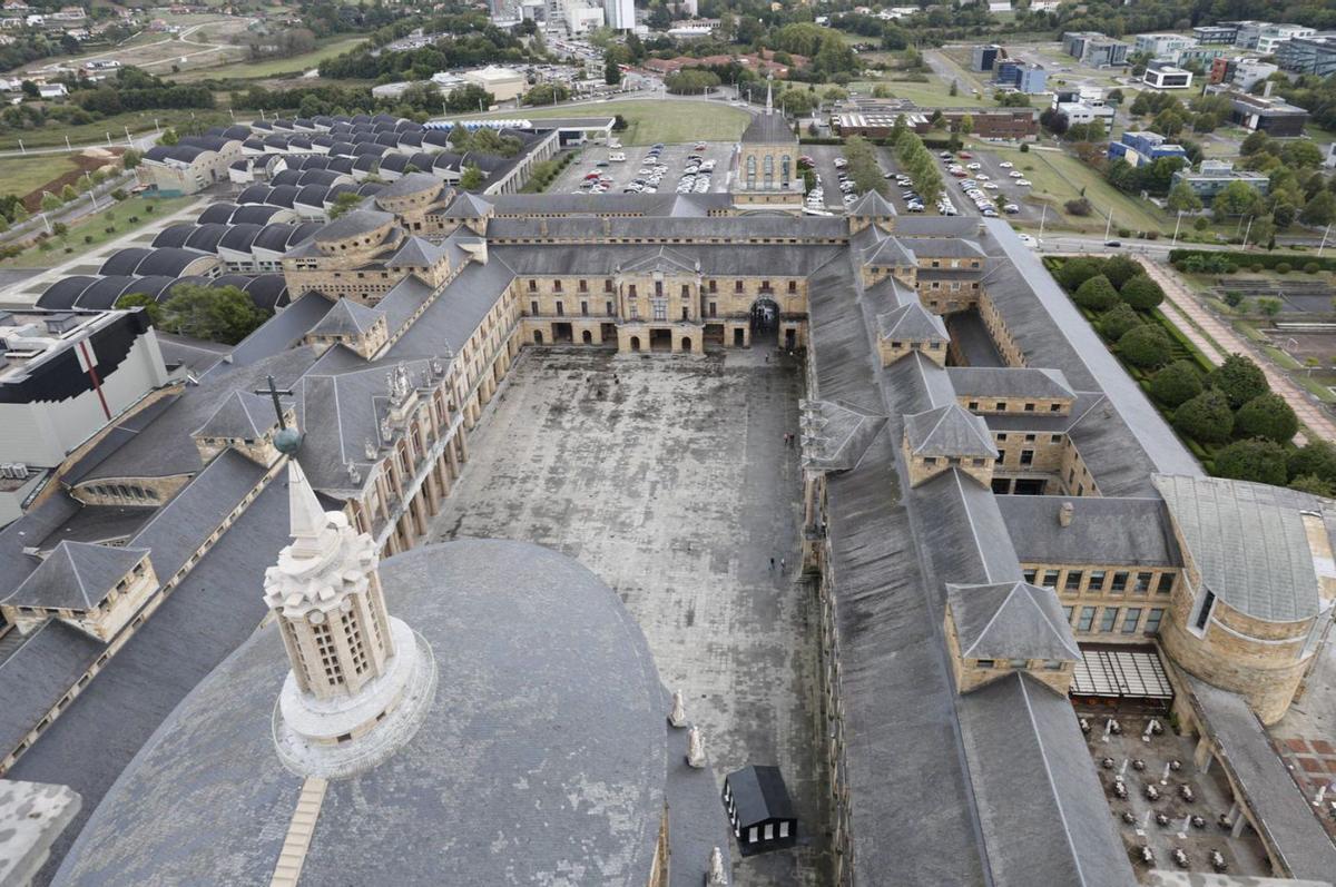 Vista panorámica de la Universidad Laboral. | ÁNGEL GONZÁLEZ