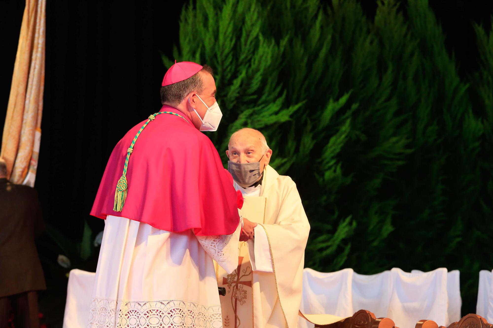 Ordenación del obispo en el Recinto Ferial