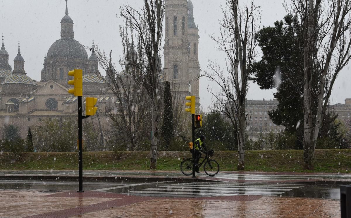 La nieve llega a Zaragoza