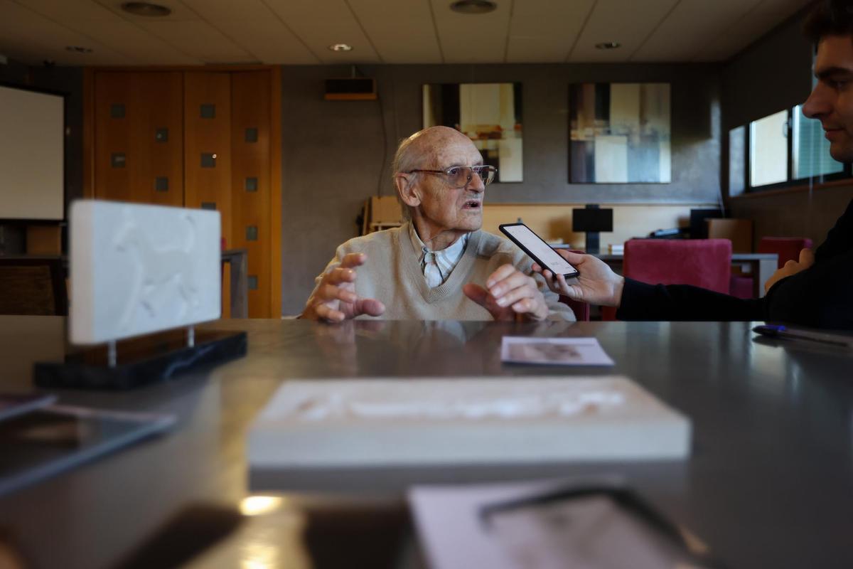 El escultor Adolf Aymat cumple 94 años El escultor Adolf Aymat cumple 94 años