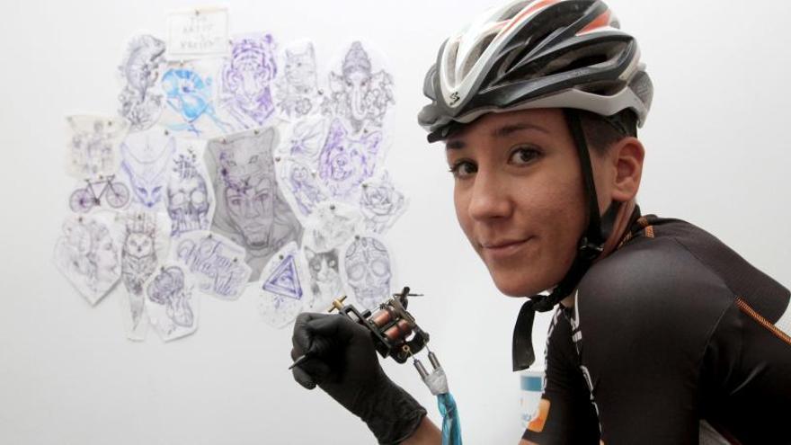 &quot;Empecé en el ciclismo hace solo cinco años para acompañar a un chico al que tatué&quot;