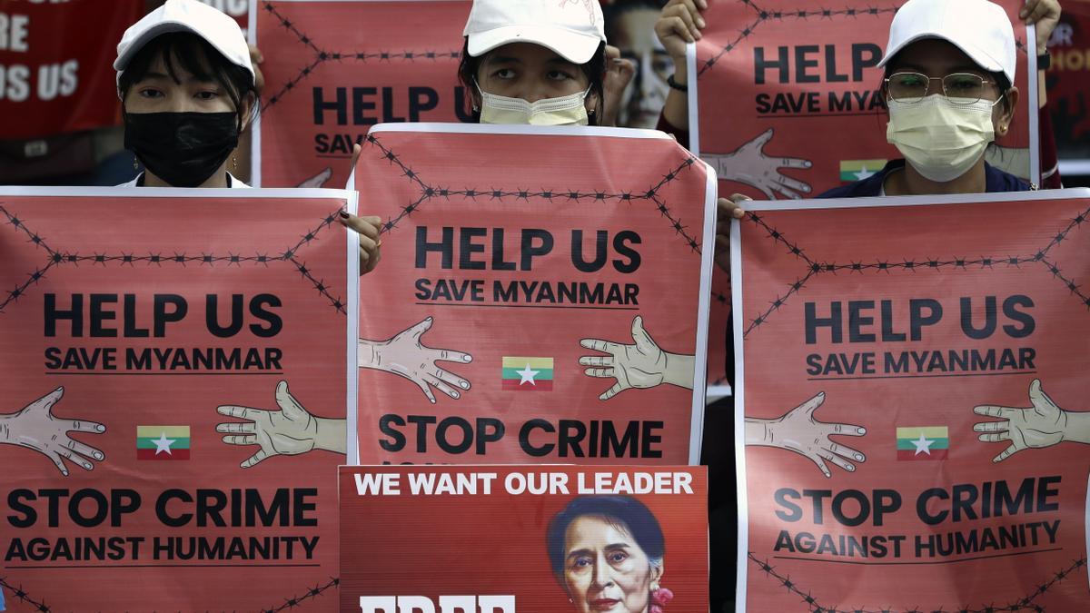 Protesta en la ciudad birmana de Yangón, este domingo.