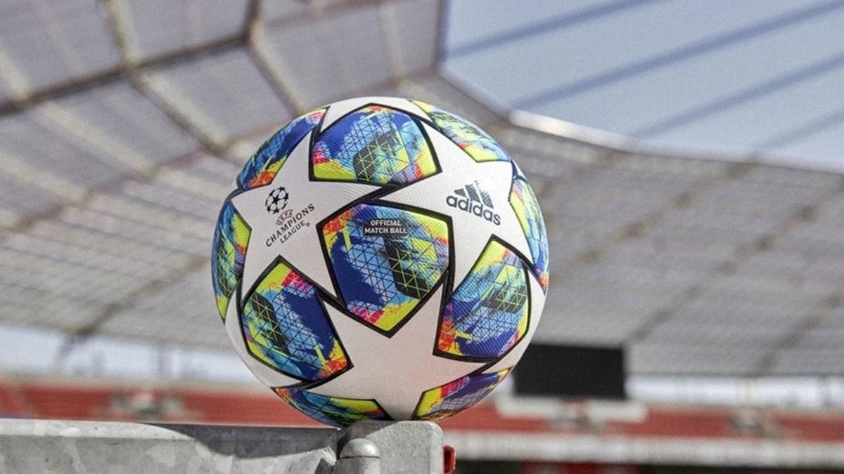 El nuevo balón de la Champions destaca por su colorido