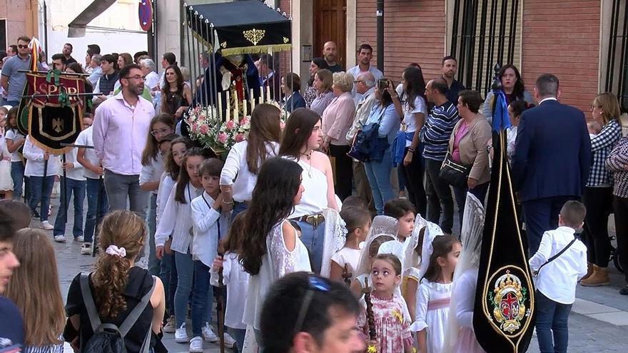 Más de medio centenar niños participan en las procesiones infantiles de Priego