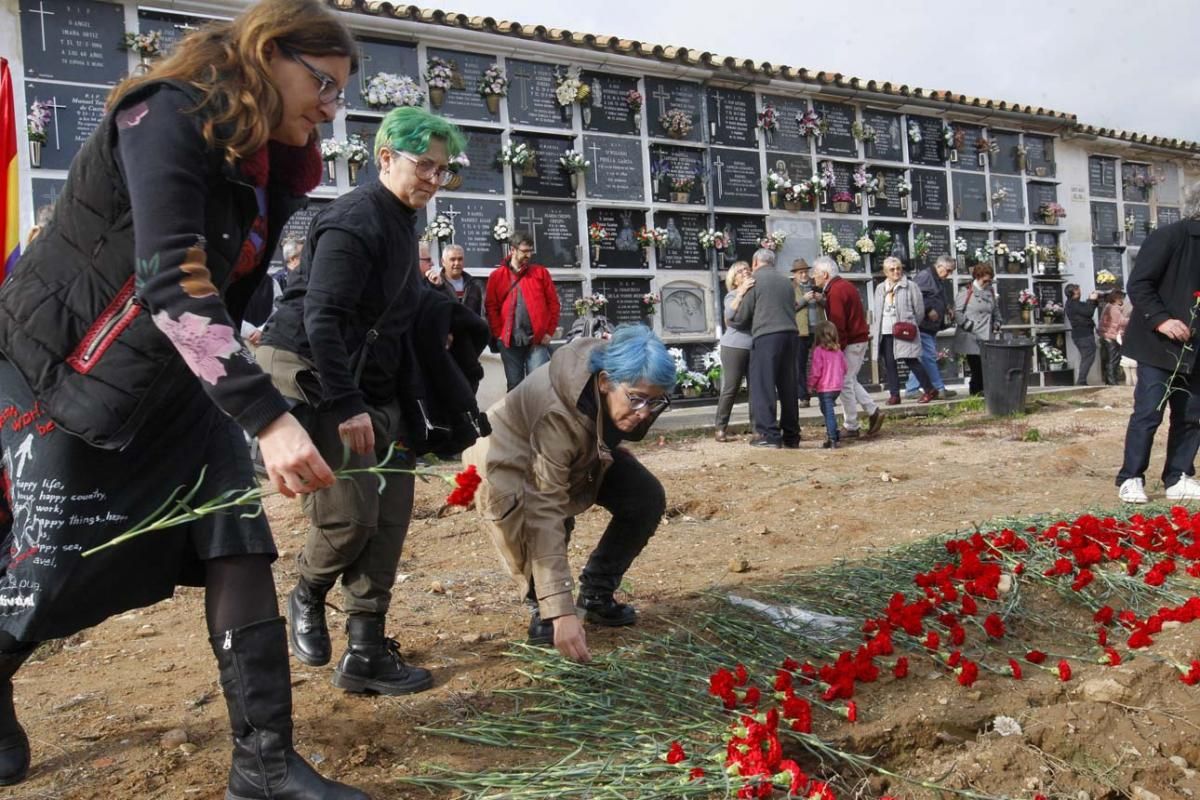 Reivindican la memoria de las víctimas del franquismo en el Día de los Derechos Humanos