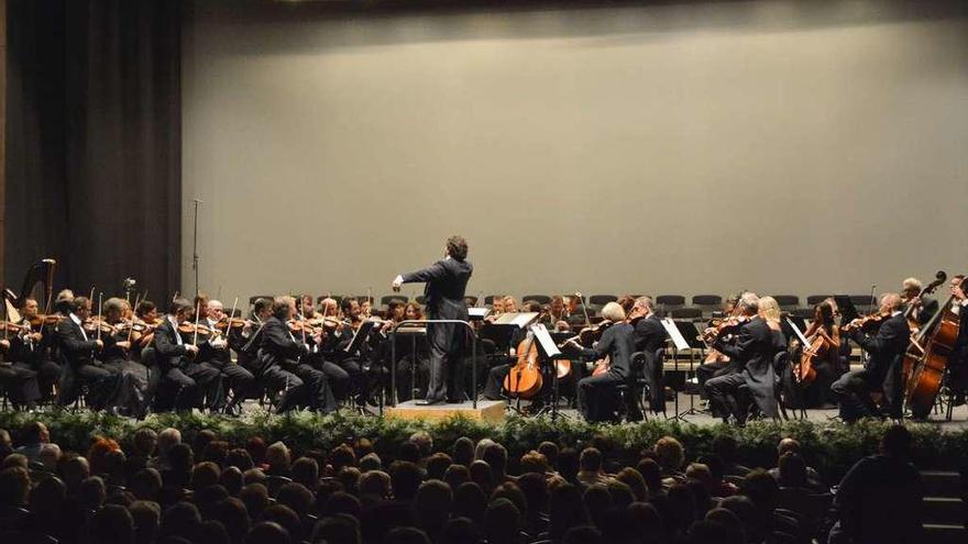 Concierto de homenaje al director de orquesta Alberto Zedda en el teatro Colón.