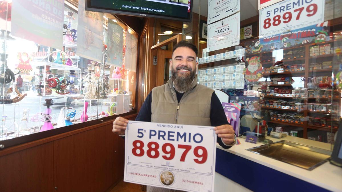 Estanco La Martina, en ronda de Nelle, vende parte de un 5º premio en A Coruña