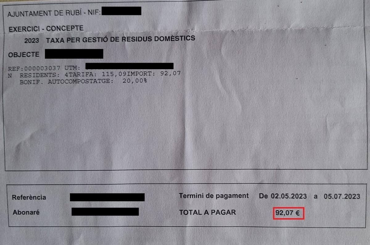 Un recibo municipal de la gestión de residuos de 2023 en Rubí. En rojo, el valor a pagar en 2023 / EL PERIÓDICO