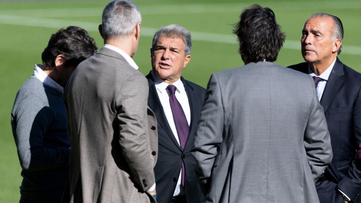 Laporta se quedó a ver una parte del entrenamiento