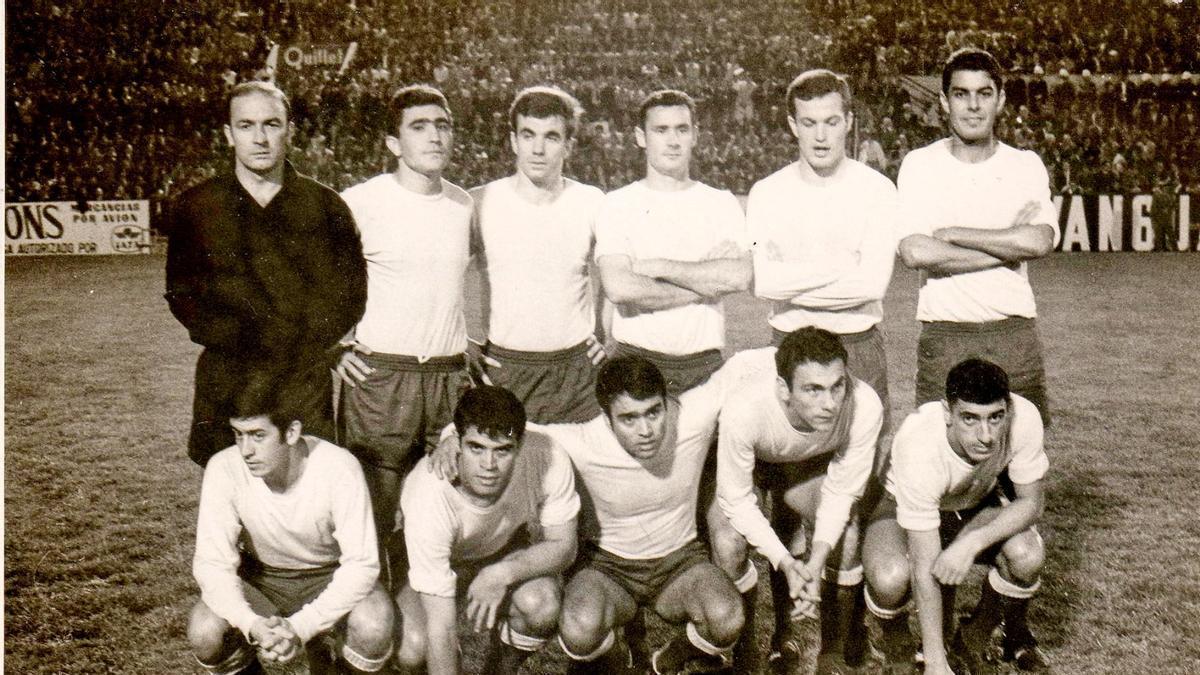 Once de la UD Las Palmas en la temporada 1967-68.