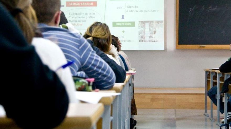 El Consejo Andaluz de Universidades refrenda 84 nuevos títulos de grado, máster y doctorado para el curso 25/26