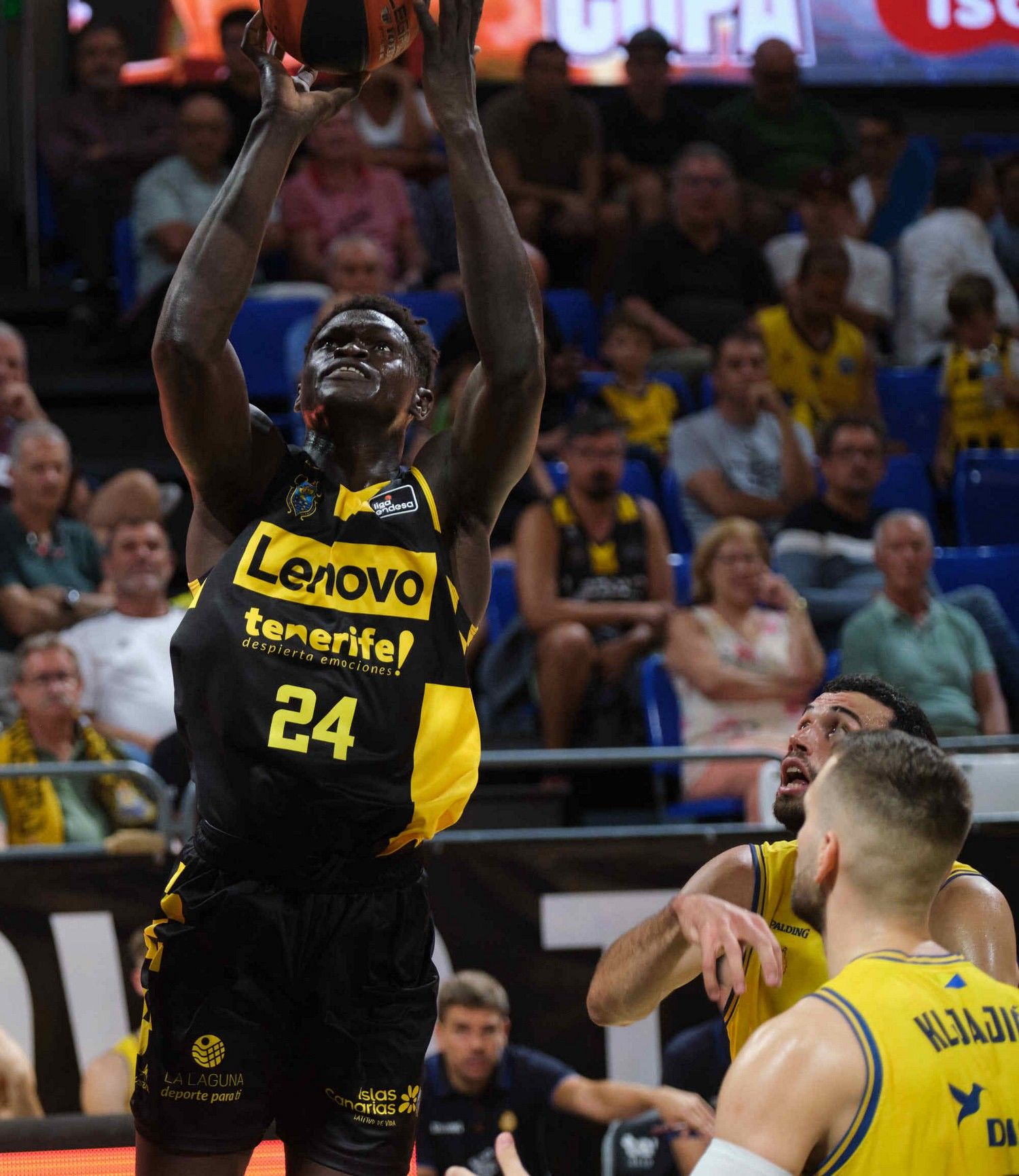 Derbi canario de baloncesto: Lenovo Tenerife 83 - 83 Dreamland Gran Canaria