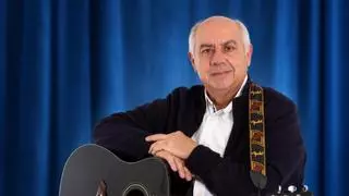 El cantautor Vicente Pomares regresa al Gran Teatro: "Hay que conseguir que la historia musical de Elche quede documentada"