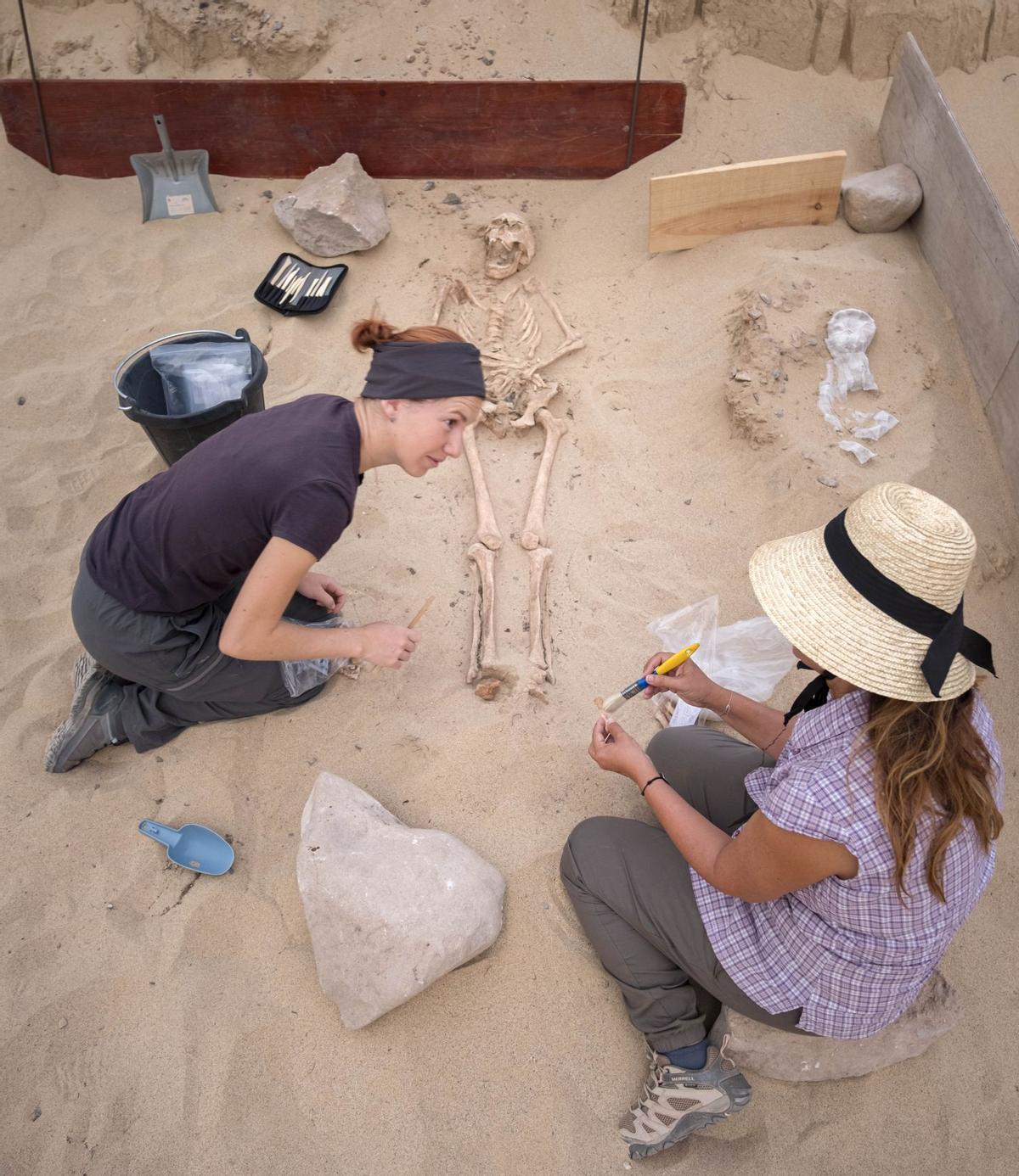 Una de las campañas arqueológicas en el yacimiento de San Marcial del Rubicón, en el municipio de Yaiza