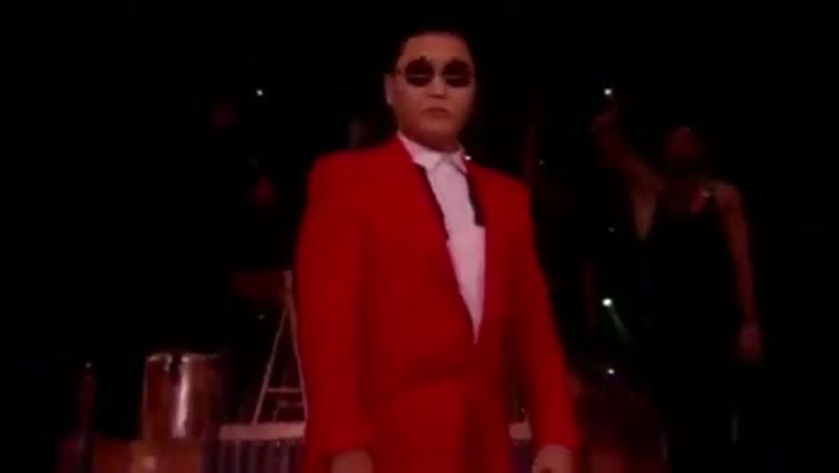 El raper Psy balla amb Madonna el seu exitós ’Gangnam style’ al Madison Square Garden de Nova York