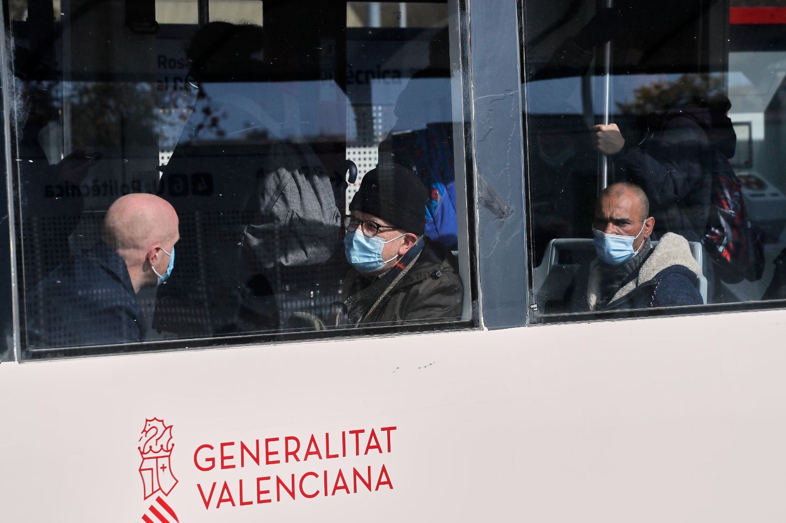 Último día con mascarilla en el transporte público