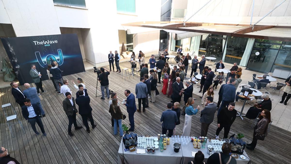 En imágenes | Ambiente en la presentación de The Wave en Barcelona