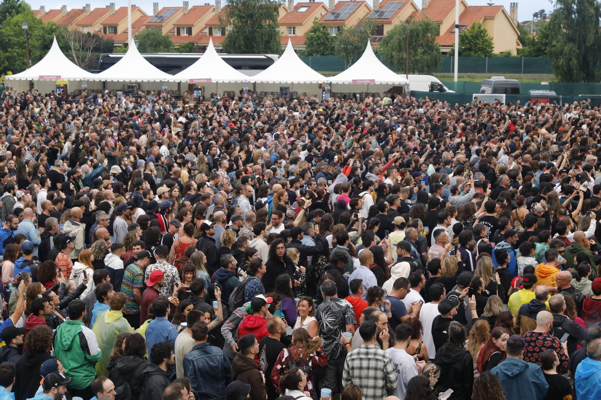 EN IMÁGENES: Gran éxito del Tsunami con "Bad Religion" como gran gancho