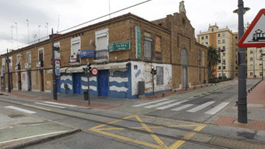 Fachada exterior de la Lonja de Pescadores, edificio emblemático del Cabanyal.