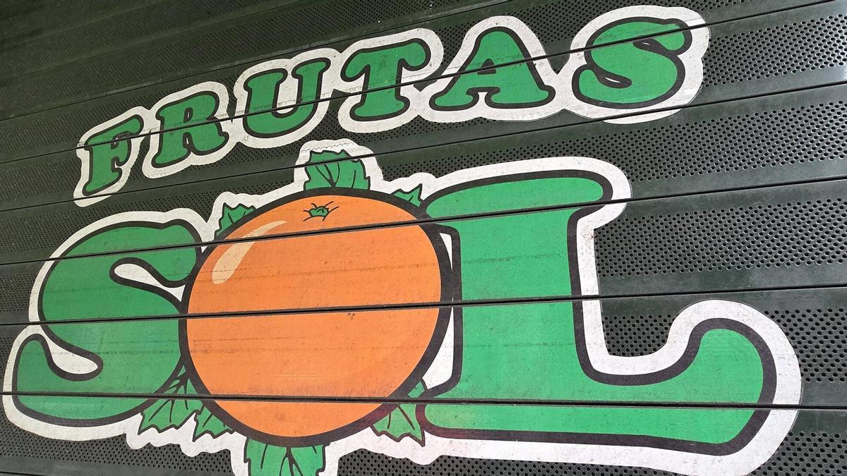 Dos tiendas de Frutas Sol en Cangas continuarán abiertas pero bajo otra propiedad