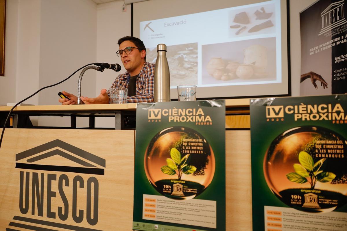 Un momento de la intervención del investigador