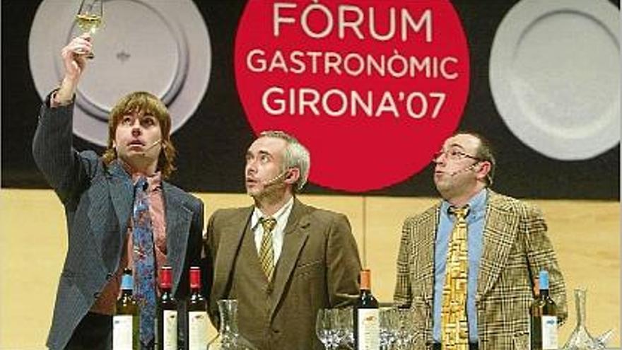 Quim Masferrer, Rafael Faixedas i Carles Xuriguera, amenitzant un acte al Fòrum Gastronòmic del 2007.