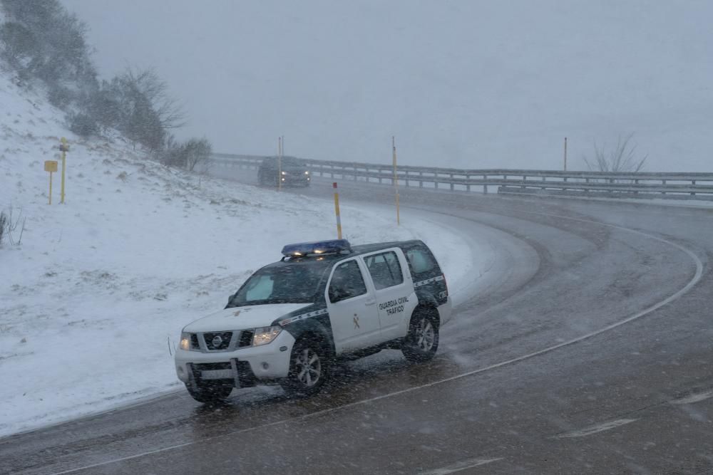 Temporal de nieve en el Puerto de Pajares