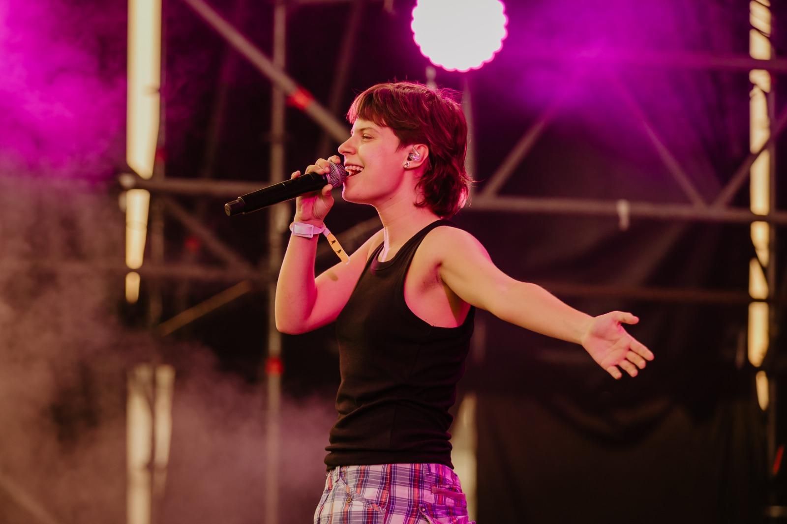 Oques Grasses, Dan Peralbo i El Comboi, Greta i DJ Trapella al Festival Ítaca Sant Joan a la platja de l'Estartit