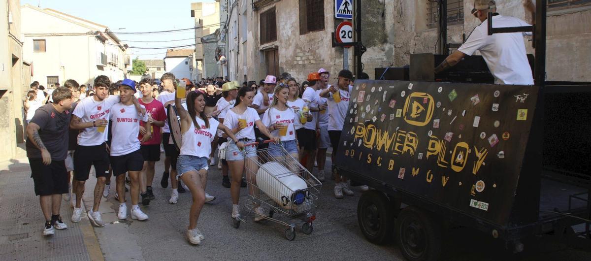 La Piponeta amenizó el pasacalles por la localidad.