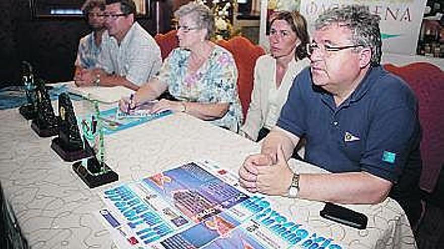 Presentación de la travesía y del trofeo de waterpolo, ayer, en Soto.