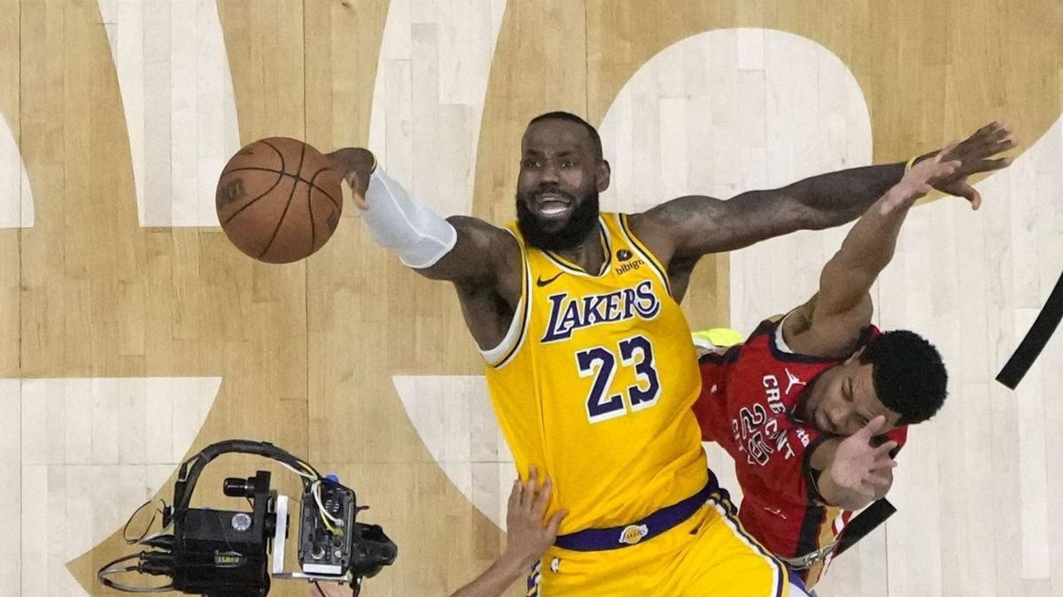 Lebron James, en un partido con los Lakers.