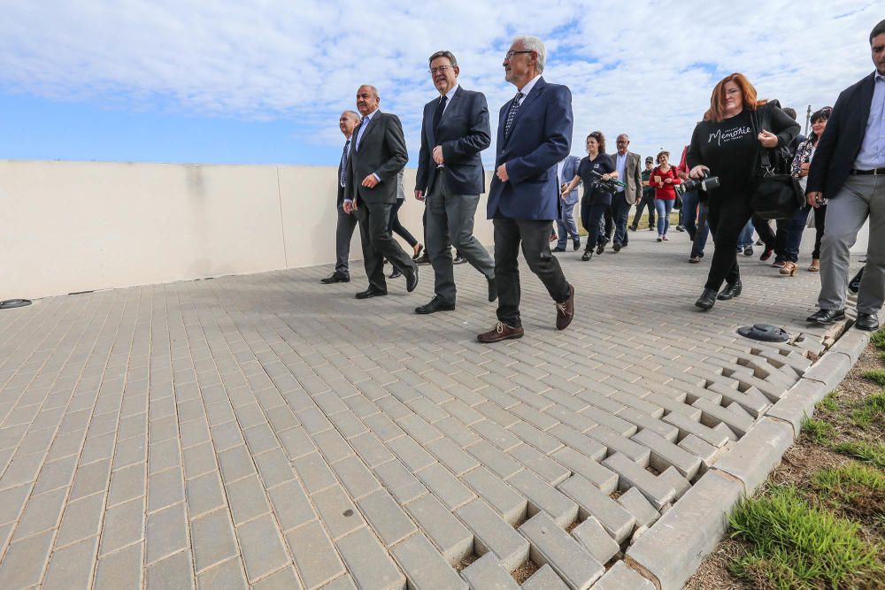 Visita de Puig al Auditorio Internacional de Torrevieja que estrena programación permanente tras seis años infrautilizado