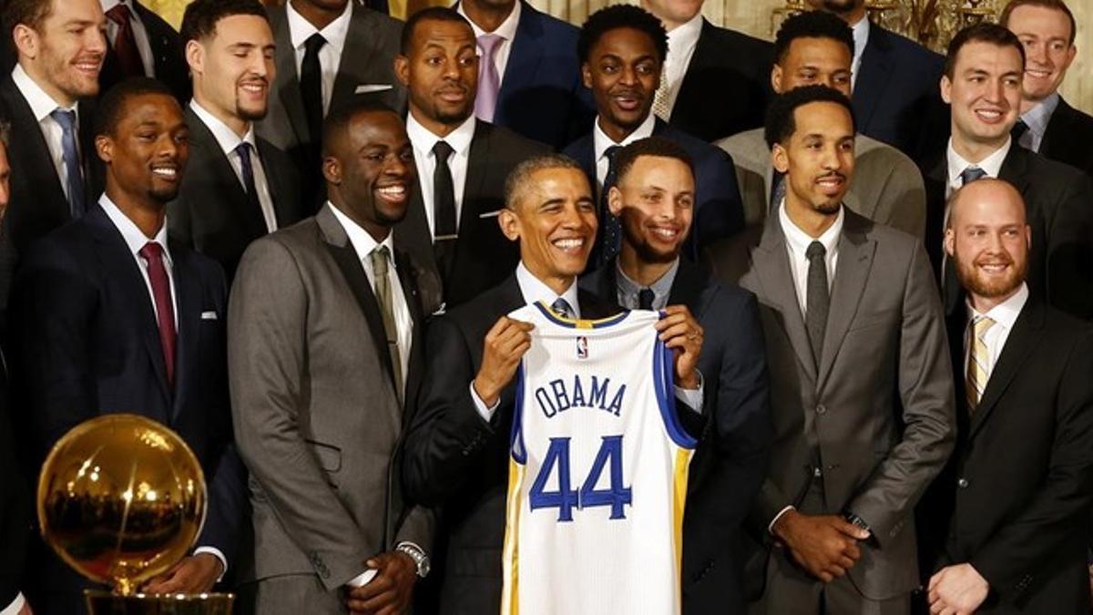 Obama recibe a los campeones de la NBA