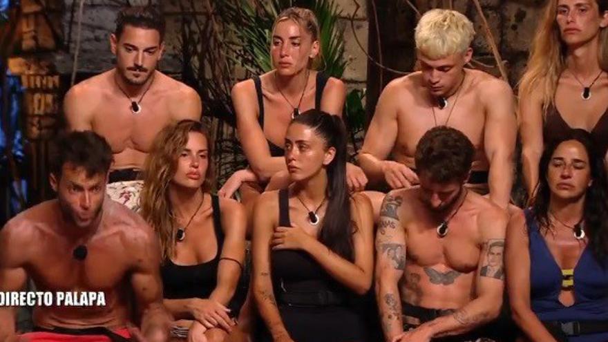 Los integrantes de 'Playa Furia', nominados por haber robado un mechero para hacer fuego