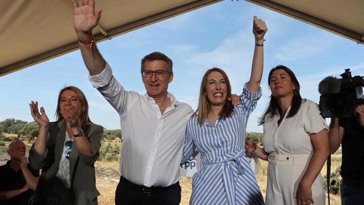 Feijóo busca el equilibrio de su relación con Vox en dos comunidades donde la relación ha sido notablemente distinta