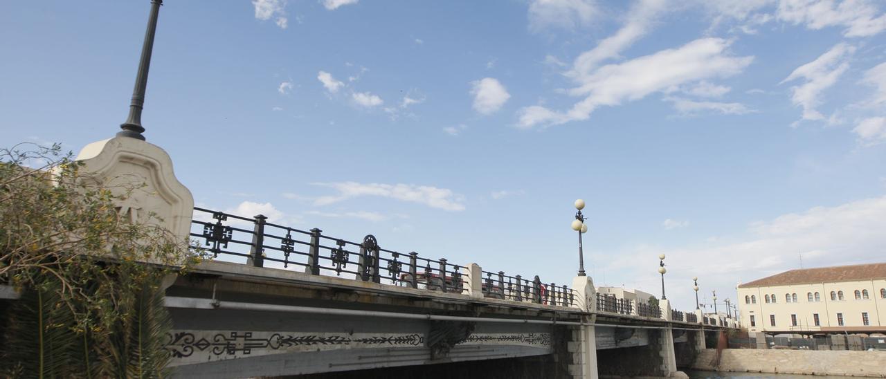 El olor se ha detectado sobre todo a la altura del Puente de Astilleros