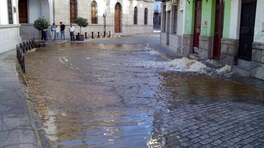 Restablecido el suministro de agua tras la rotura de una tubería