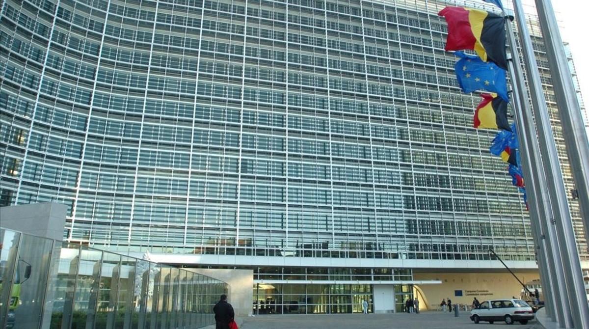 undefined2332008 epa000298646 the exterior of the european commission s berla170618142938