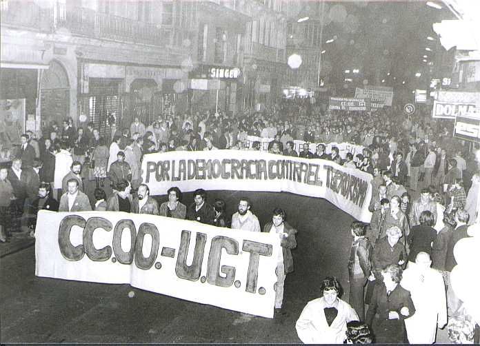 Manifestaciones de los vallisoletanos en repulsa de los ataques y atentados de la extrema derecha.