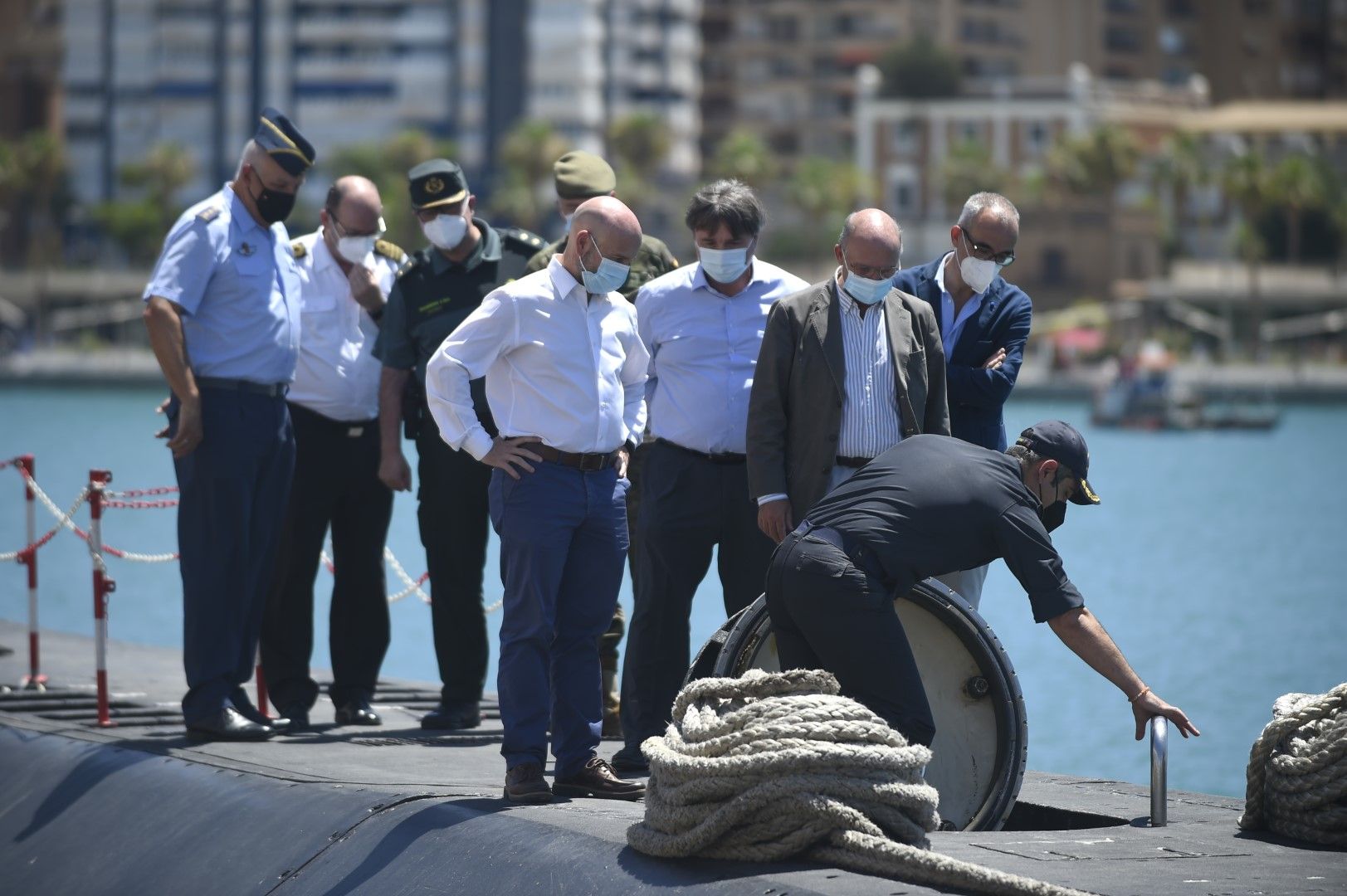 El submarino S-74 Tramontana atraca en el Puerto de Málaga