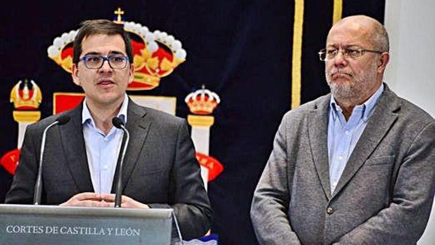 El popular José María Espejo-Saavedra y Francisco Igea anuncian el acuerdo de ambas formaciones.