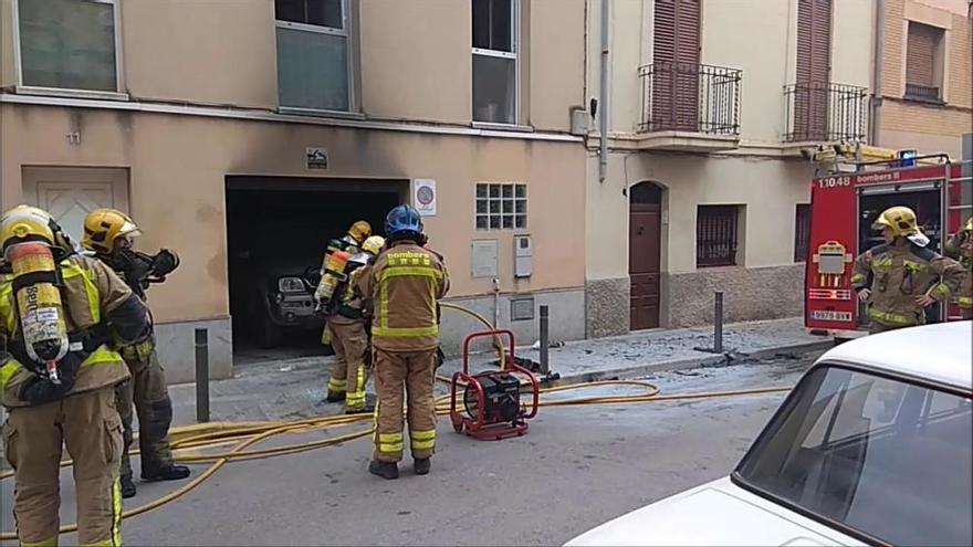 S'incendia un garatge al carrer Santiago Rusiñol de Manresa