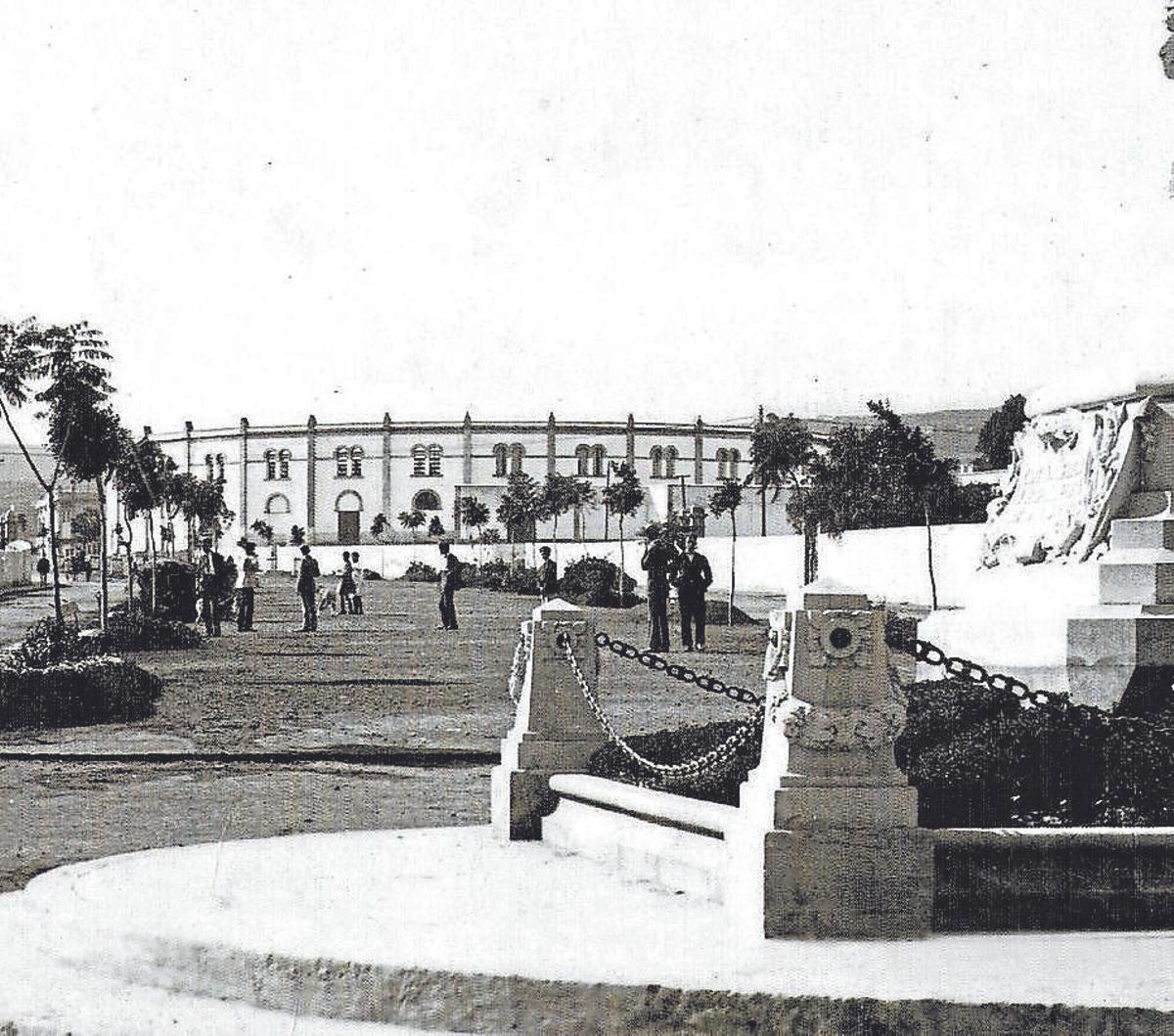 Entorno de la Plaza de toros.